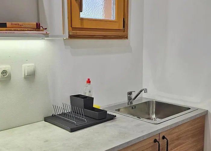 Ica - Hisica V Hribih